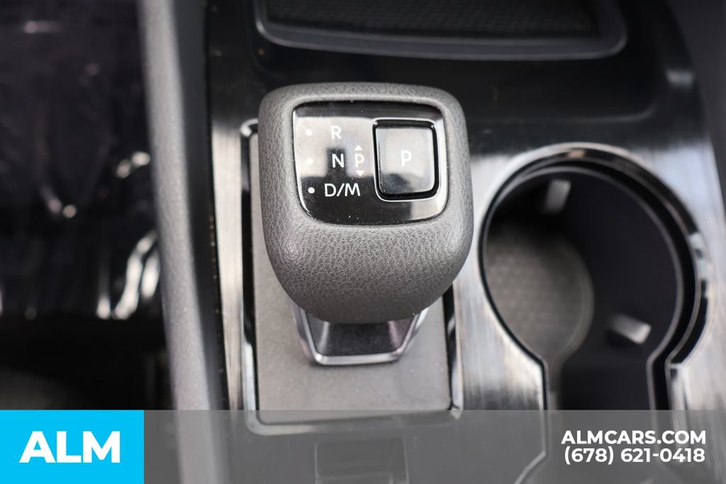 Used 2024 Nissan Rogue SV FWD image 34