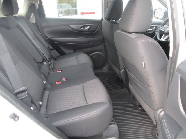 Used 2018 Nissan Rogue S AWD/4WD image 13
