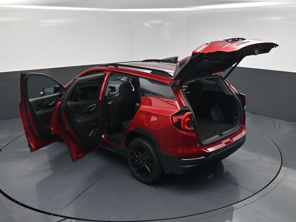 Used 2024 GMC Terrain SLE w/ Driver Convenience Package image 22