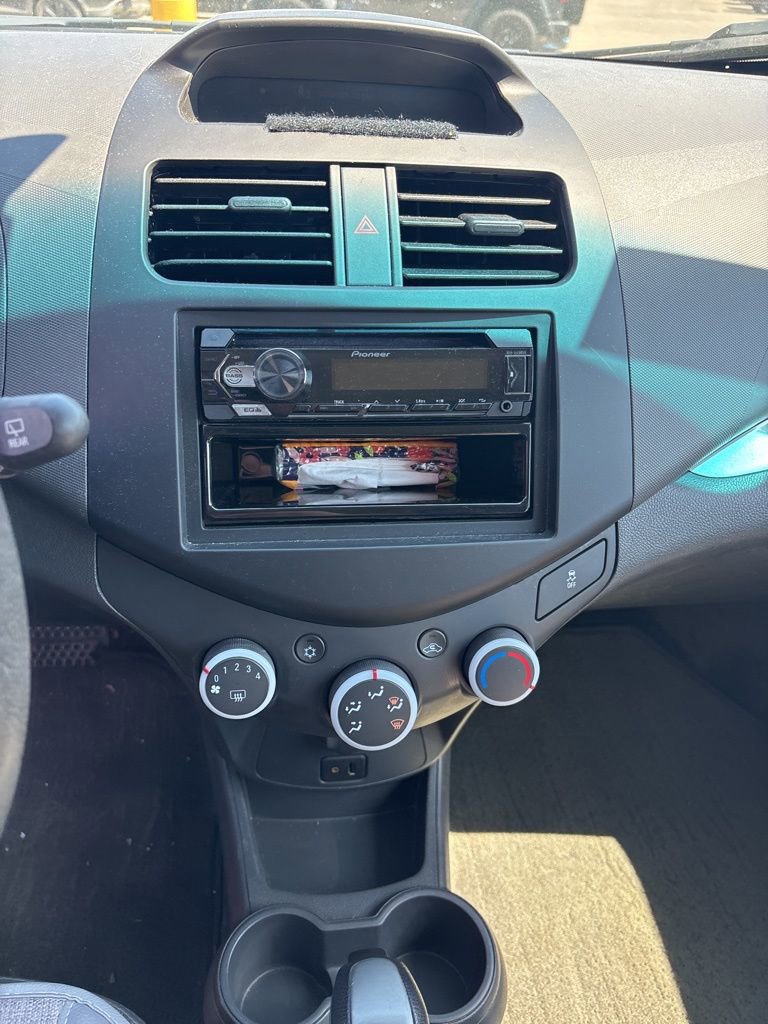 Used 2014 Chevrolet Spark LT image 10