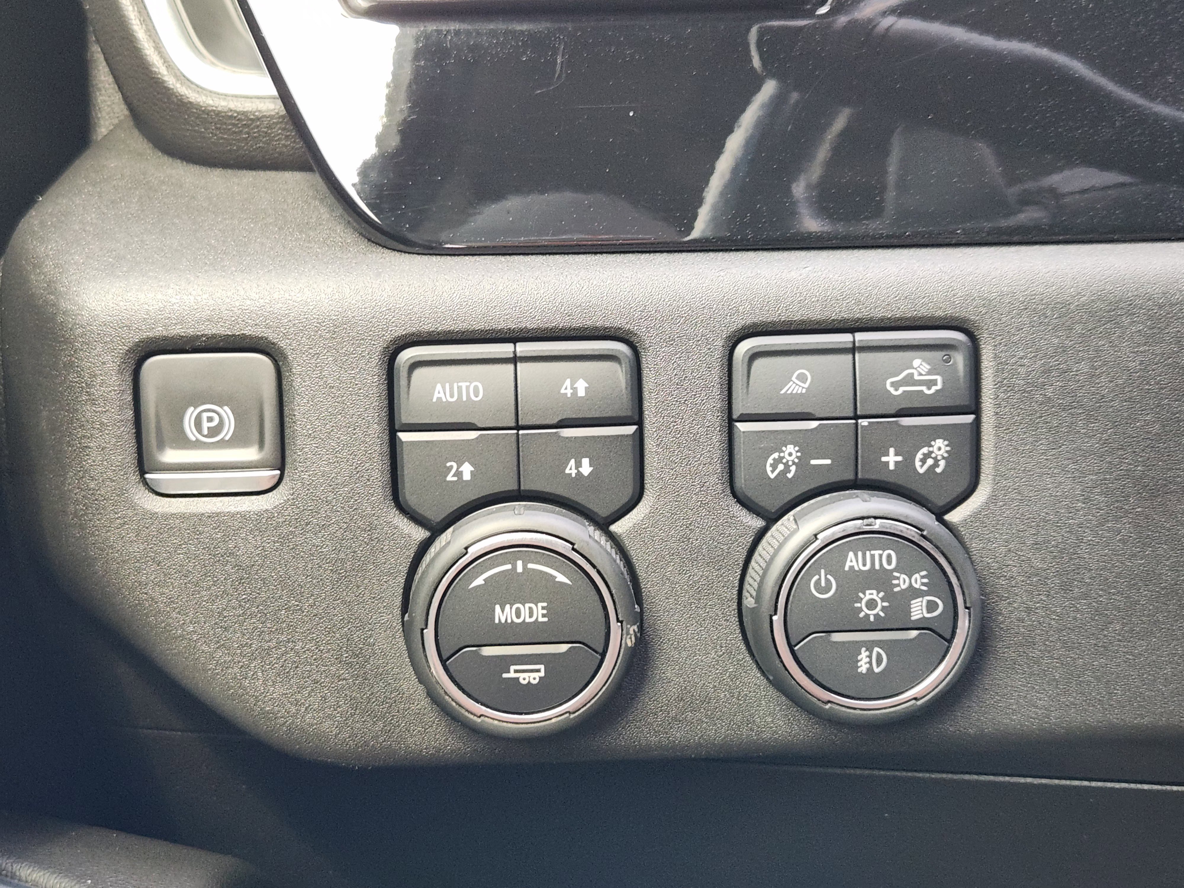 Used 2022 Chevrolet Silverado 1500 LTZ AWD/4WD image 24