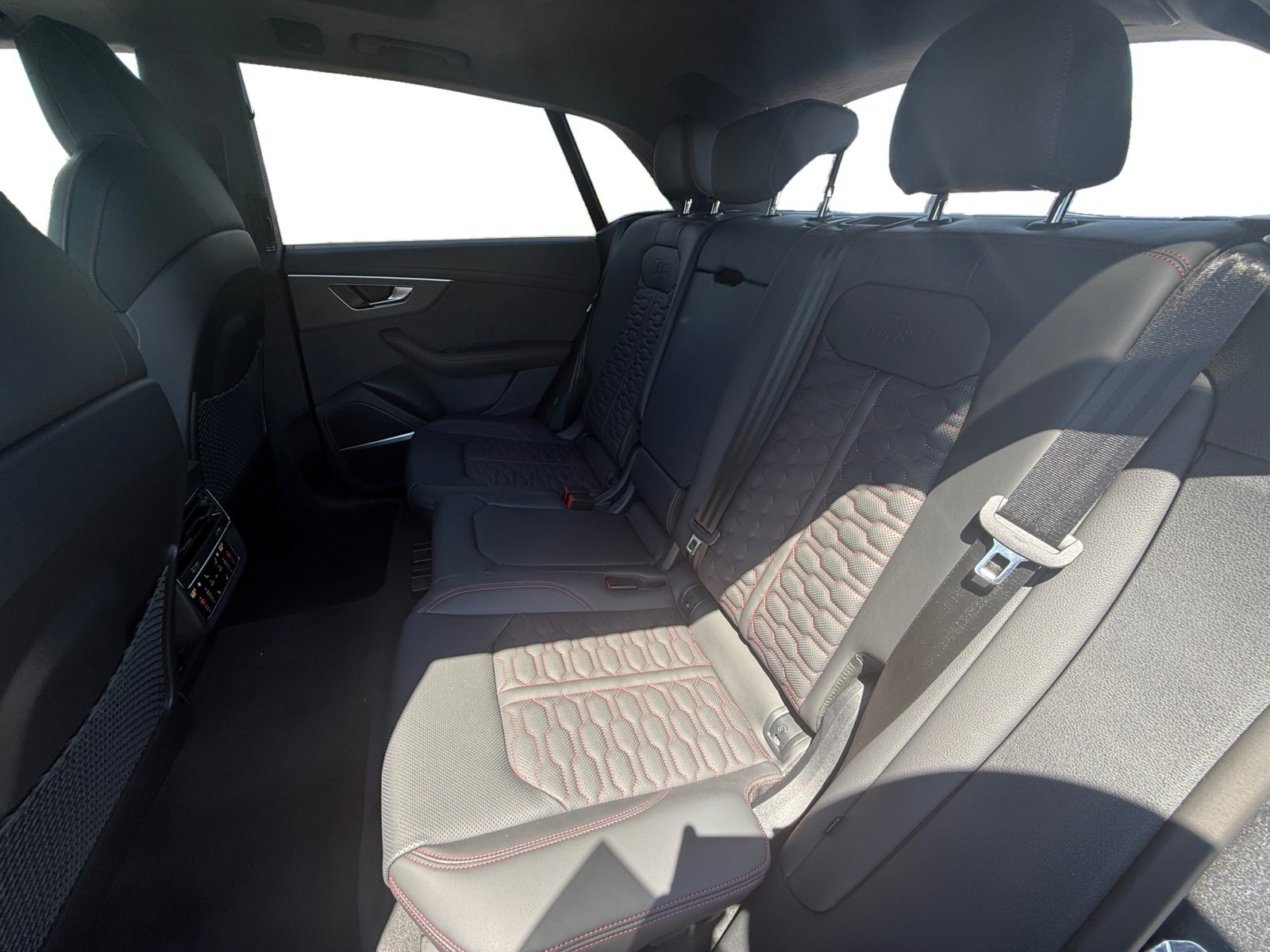 New 2025 Audi RS Q8 performance image 16