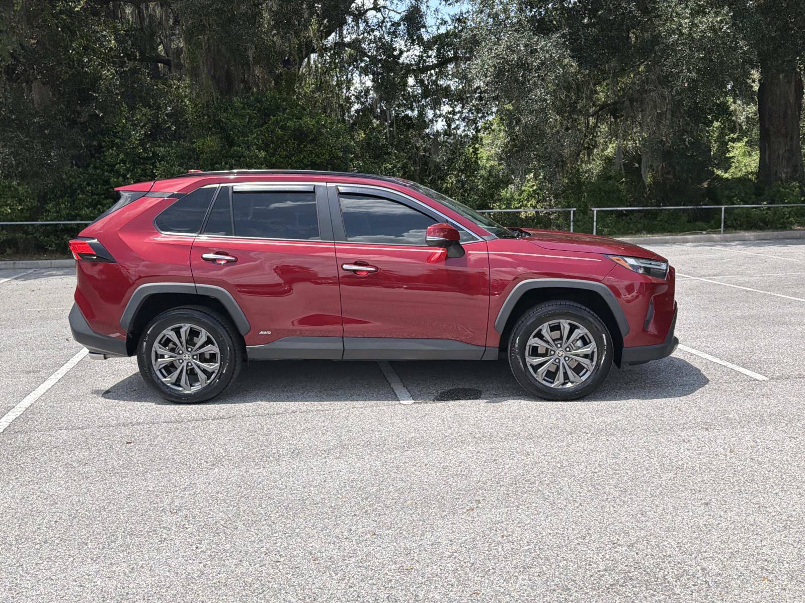 Used 2022 Toyota RAV4 Limited AWD/4WD image 3