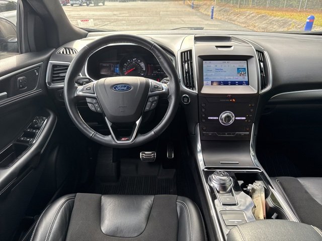 Used 2020 Ford Edge ST image 23