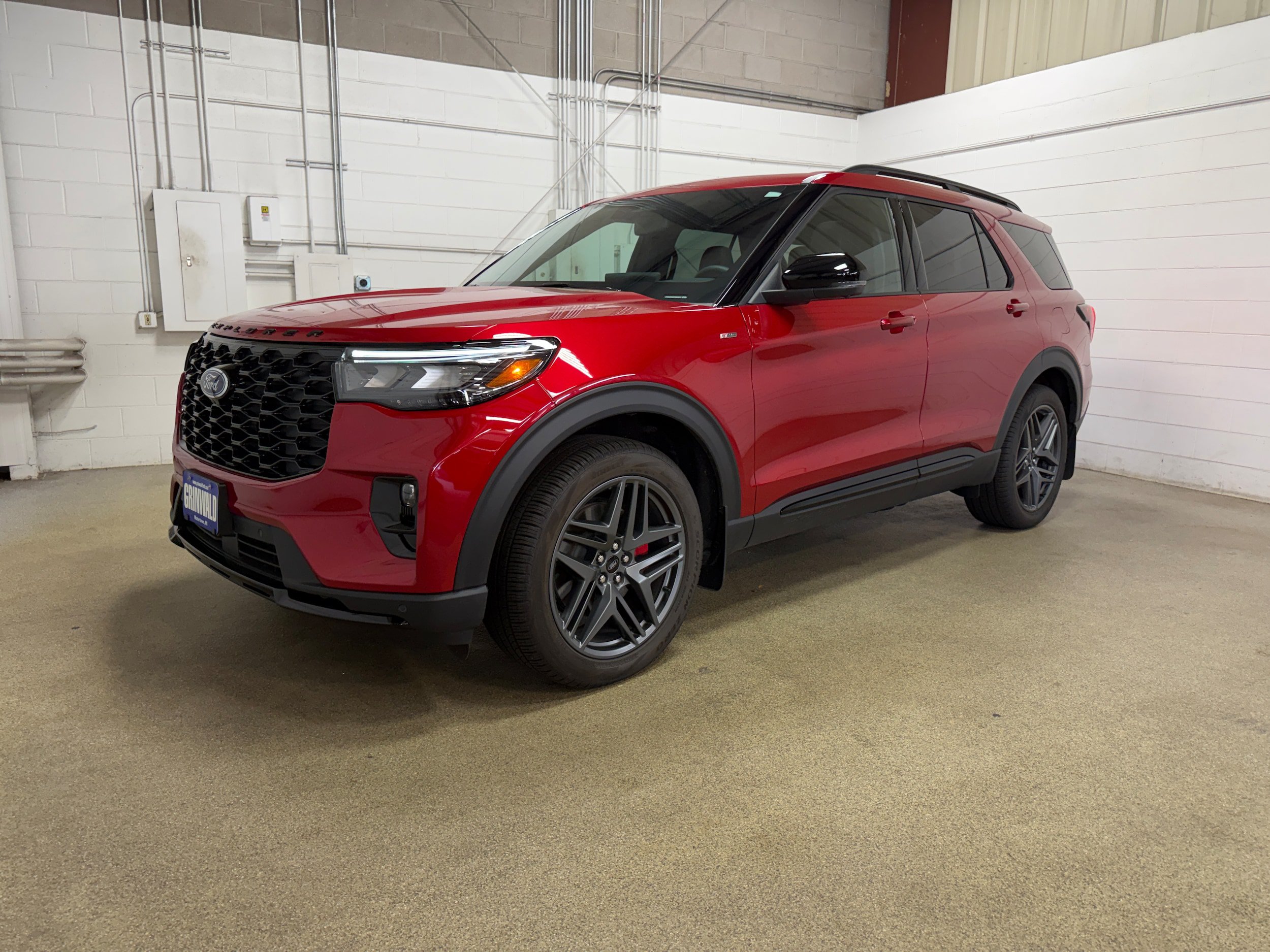 New 2026 Ford Explorer ST-Line w/ ST-Line Street Pack AWD/4WD image 2