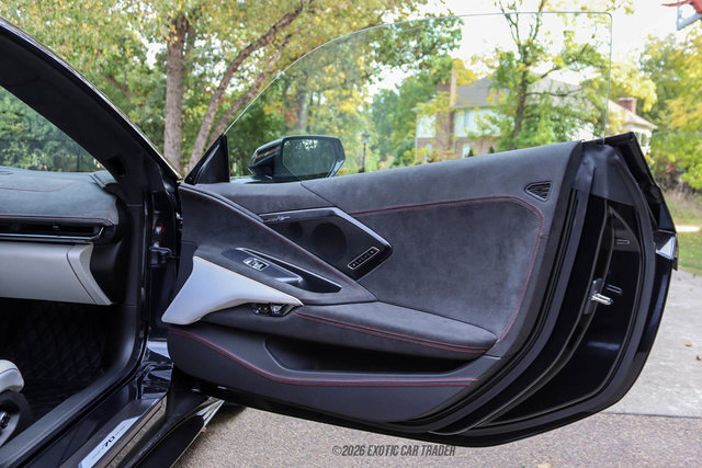 Used 2023 Chevrolet Corvette Stingray Premium Conv w/ 3LT RWD image 36
