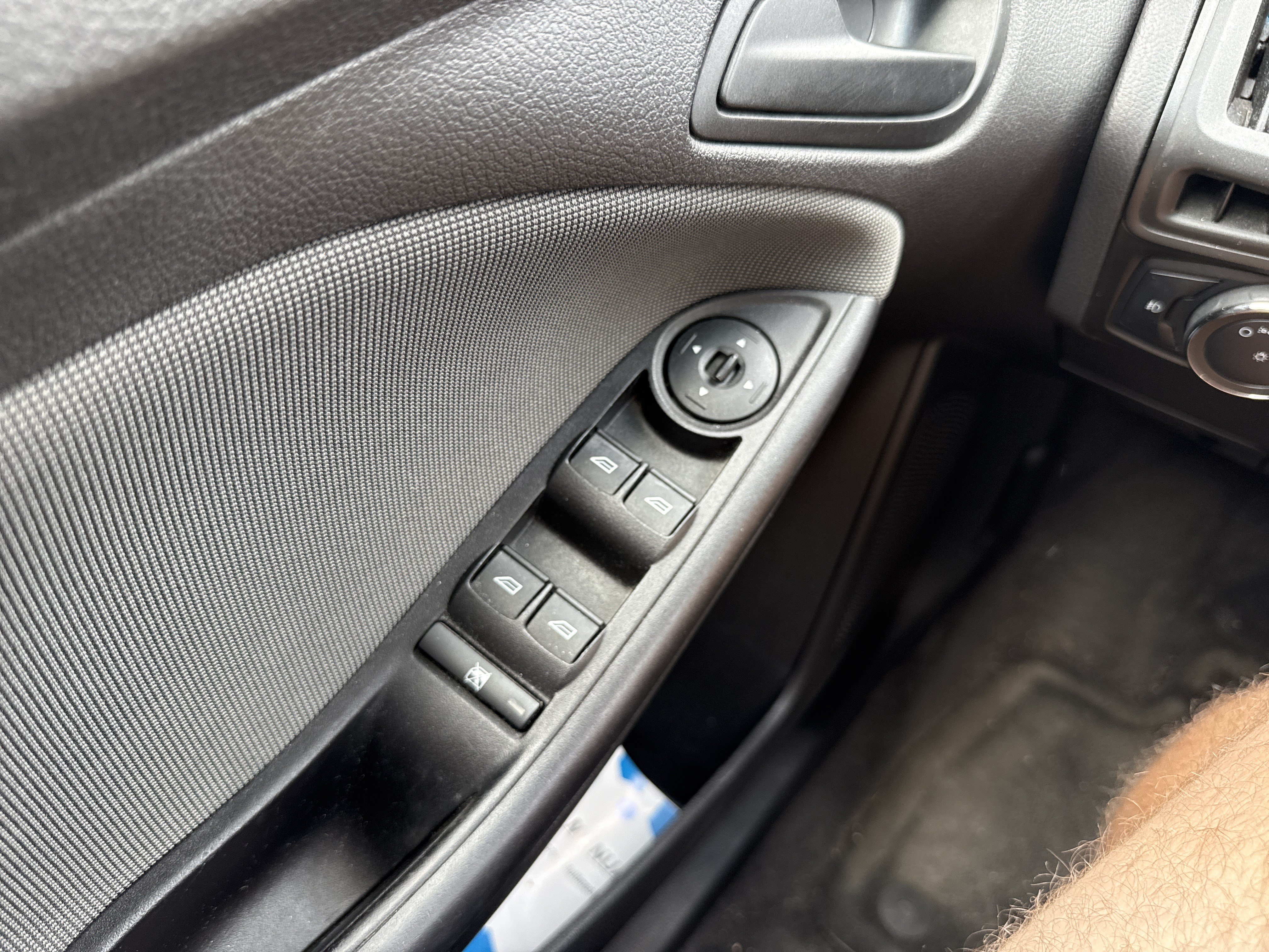 Used 2012 Ford Focus SE FWD image 11