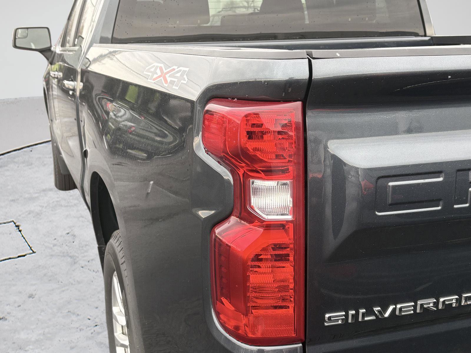 Used 2022 Chevrolet Silverado 1500 LT image 8