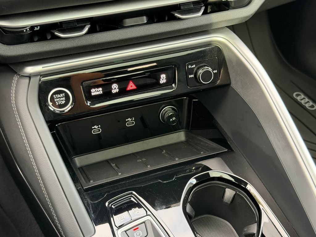 Used 2025 Audi Q5 Premium Plus w/ Premium Plus AWD/4WD image 27