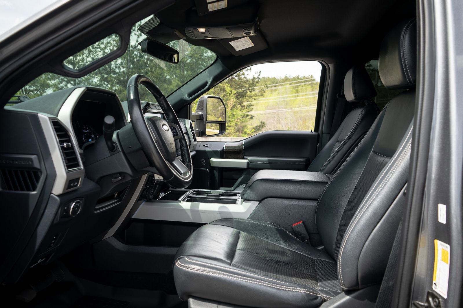 Used 2022 Ford F250 Lariat w/ Black Appearance Package image 14