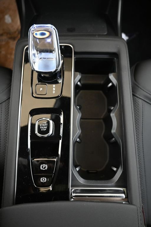 New 2026 Volvo XC90 B6 Plus w/ Protection Package Premier image 36