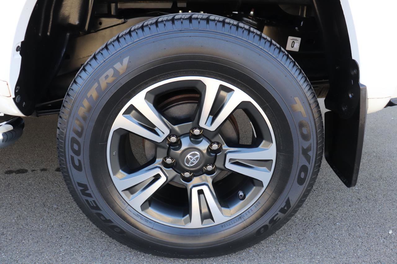 Used 2018 Toyota Tacoma TRD Sport image 71