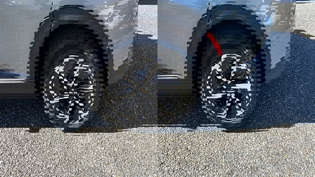 New 2026 Chevrolet Equinox EV LT image 9