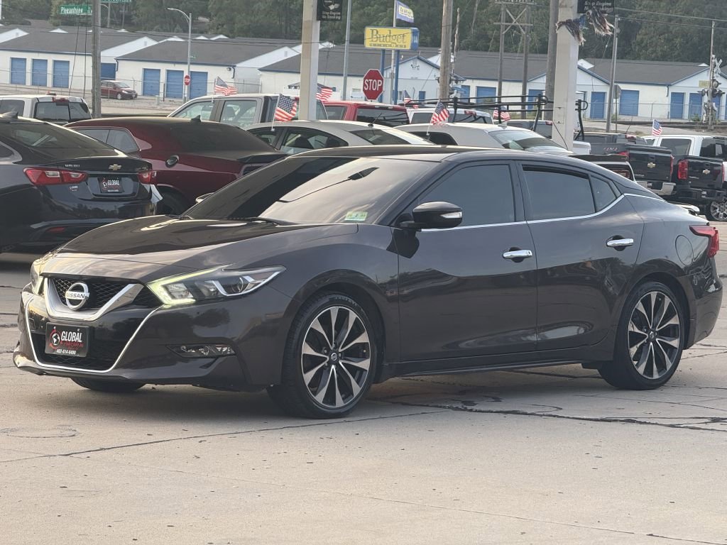 Used 2016 Nissan Maxima SR image 3