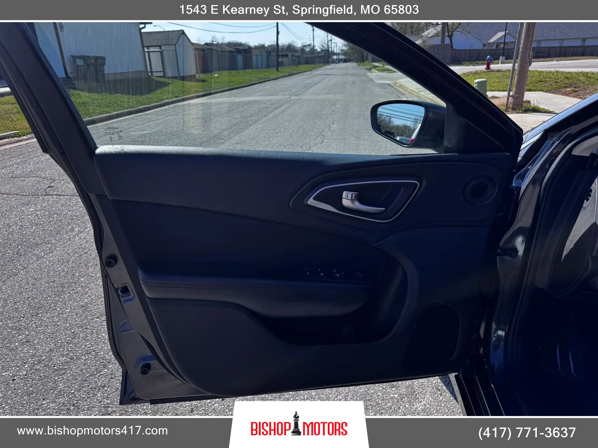 Used 2015 Chrysler 200 Limited w/ Convenience Group image 16