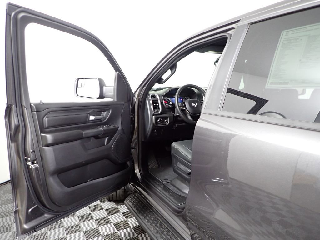 New 2026 RAM 1500 Express AWD/4WD image 19