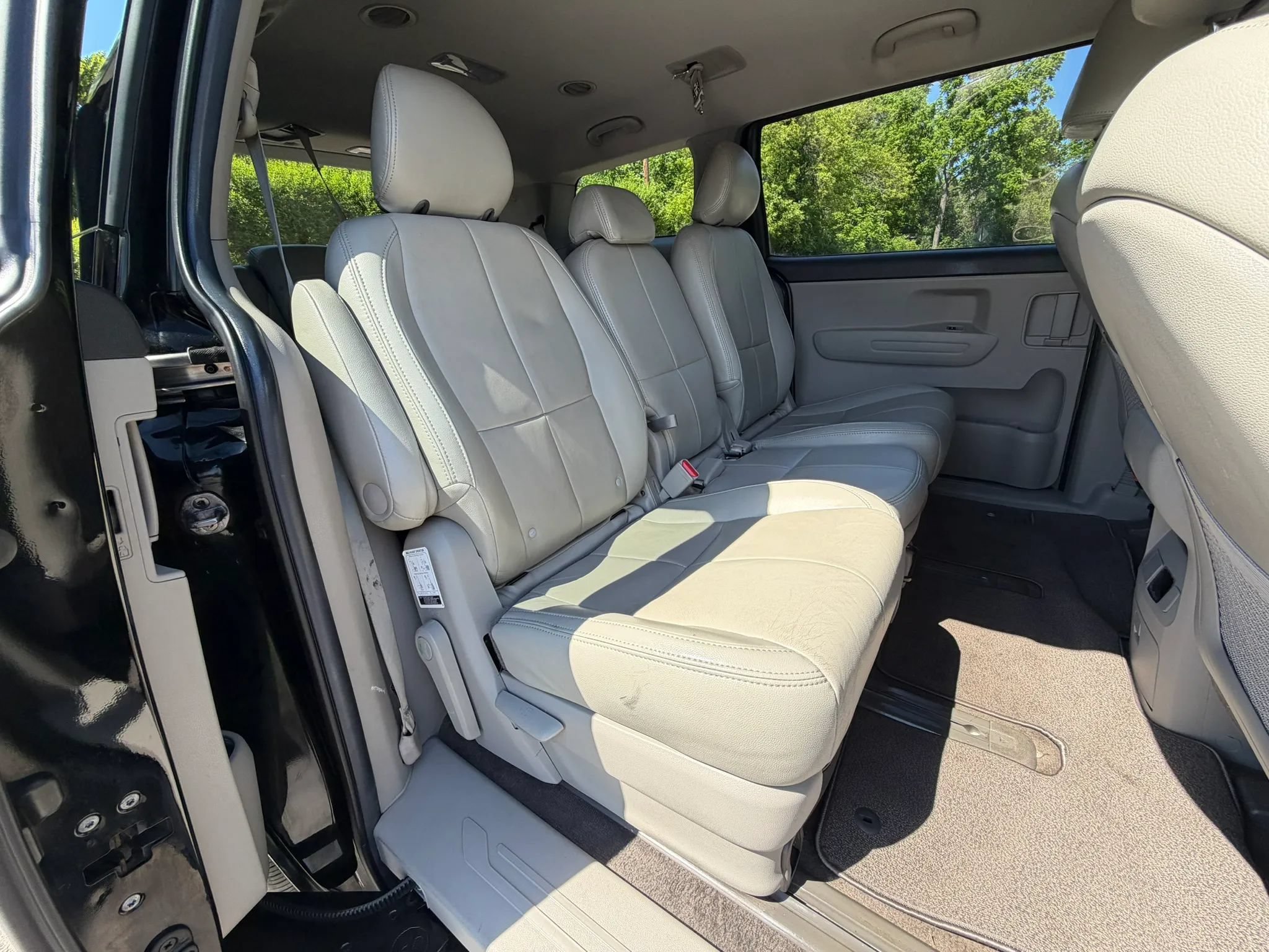 Used 2019 Kia Sedona LX FWD image 18