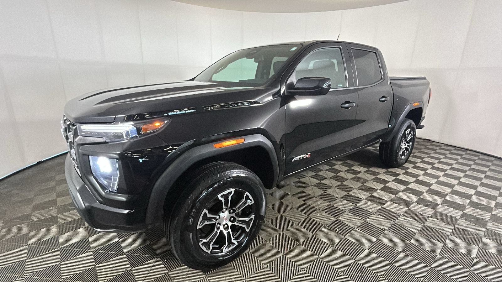 Used 2023 GMC Canyon AT4 AWD/4WD image 7
