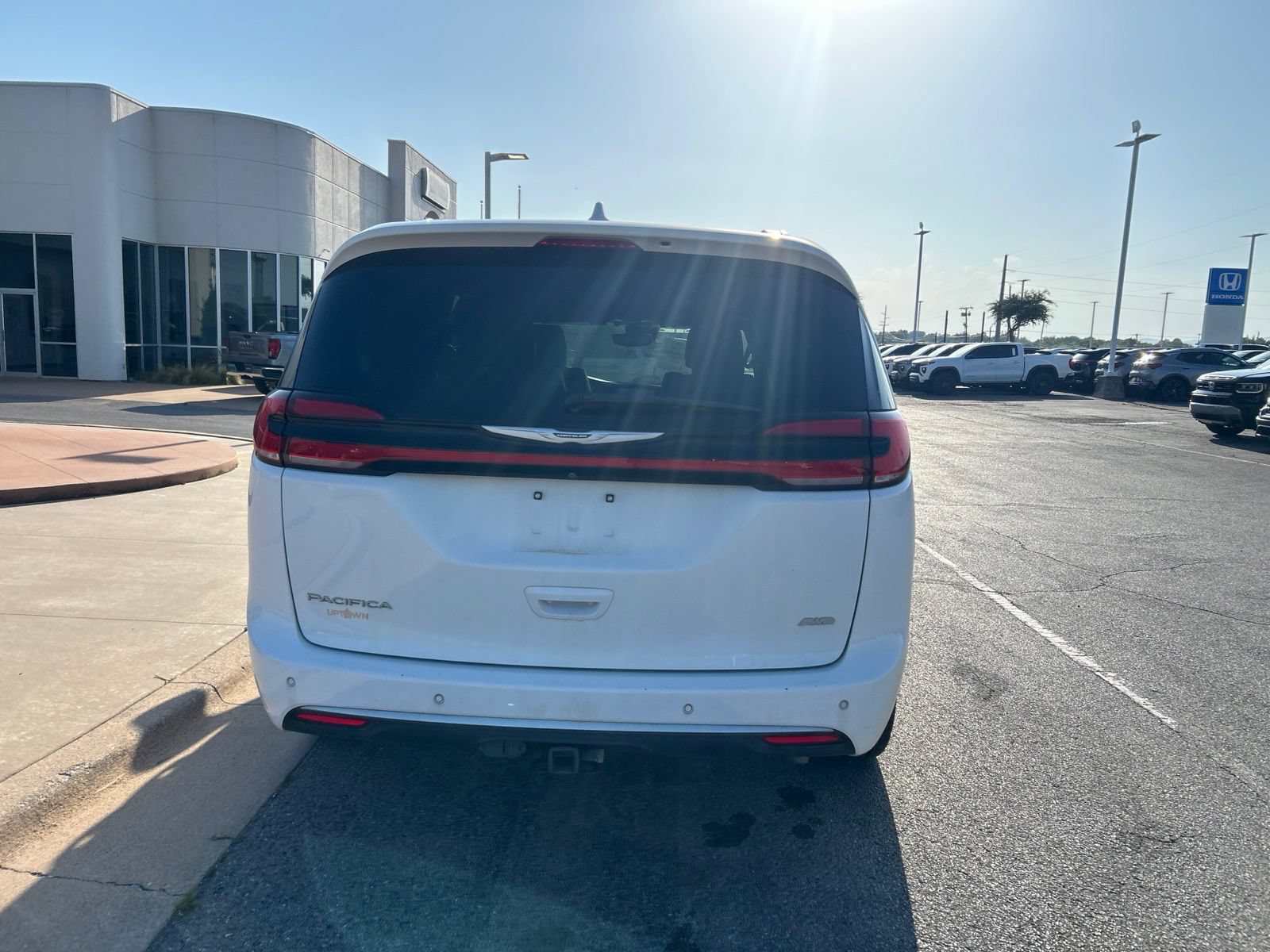 Used 2022 Chrysler Pacifica Pinnacle AWD/4WD image 6