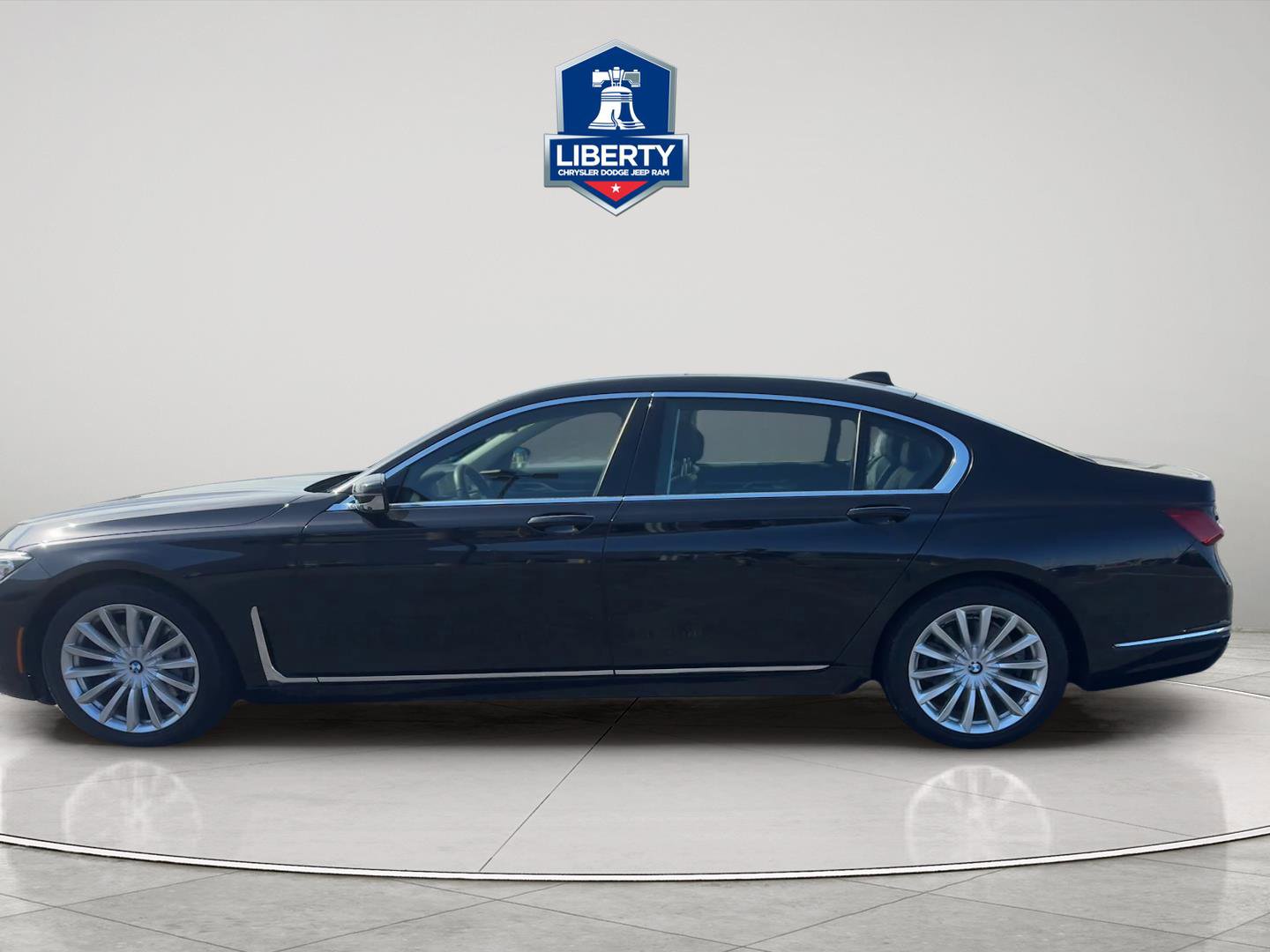 Used 2022 BMW 740i xDrive w/ Premium Package AWD/4WD image 8