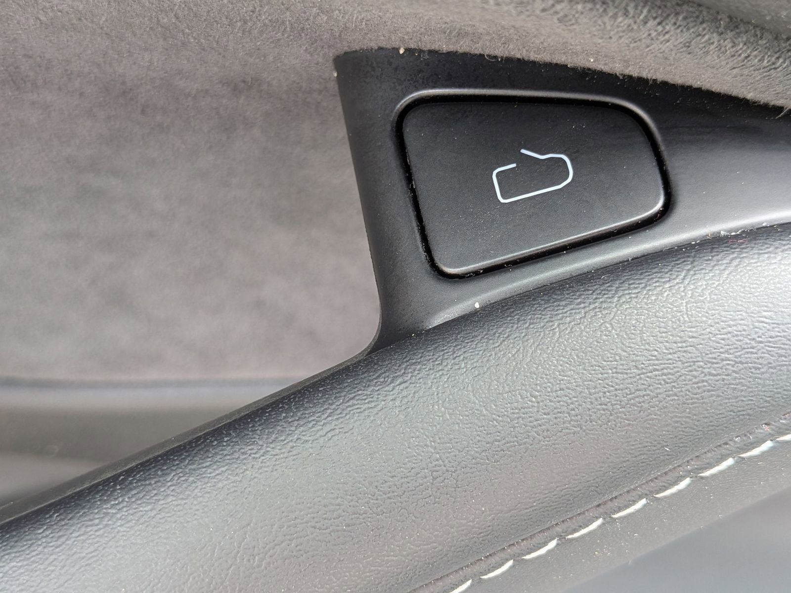 Used 2023 Tesla Model 3 Standard Range image 13