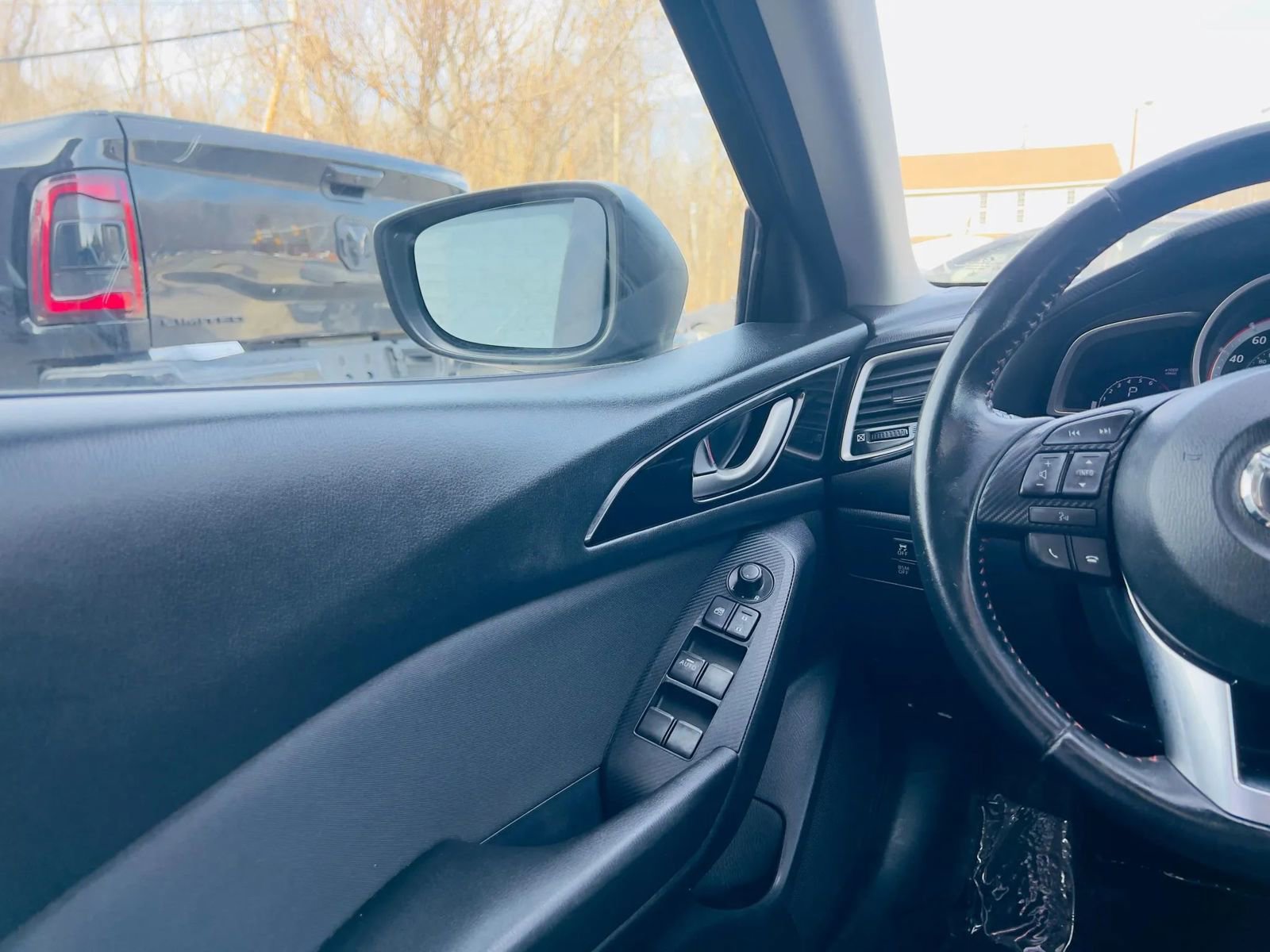 Used 2016 MAZDA MAZDA3 i Touring image 23