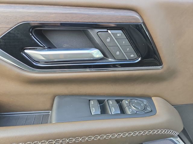 Used 2025 GMC Yukon Denali Ultimate w/ LPO, Floor Liner Package image 16