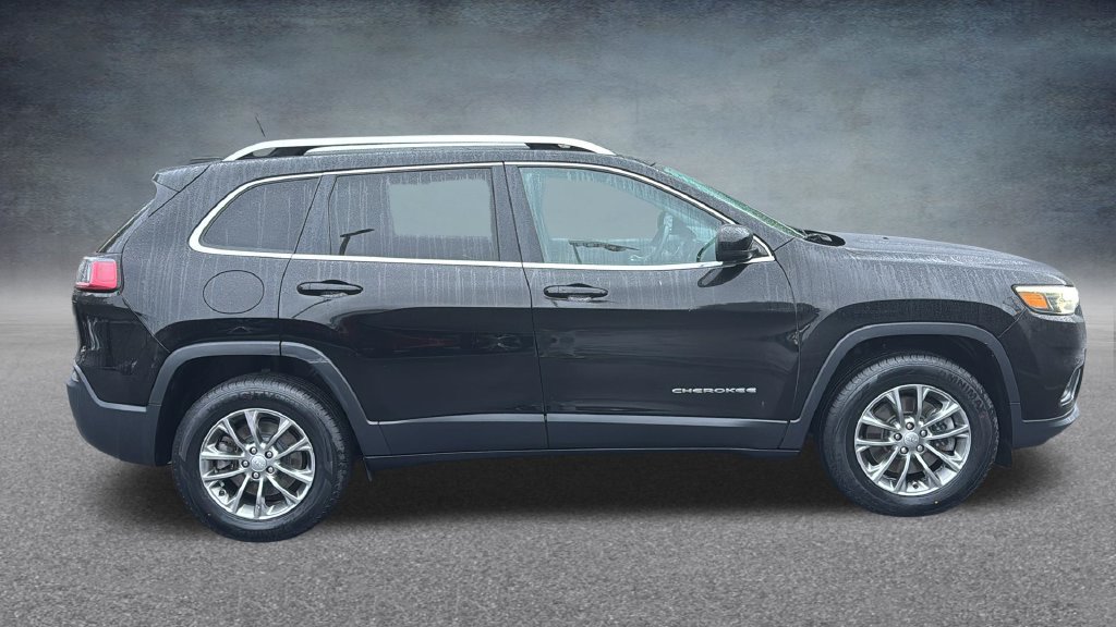 Used 2019 Jeep Cherokee Latitude Plus w/ Cold Weather Group AWD/4WD image 10