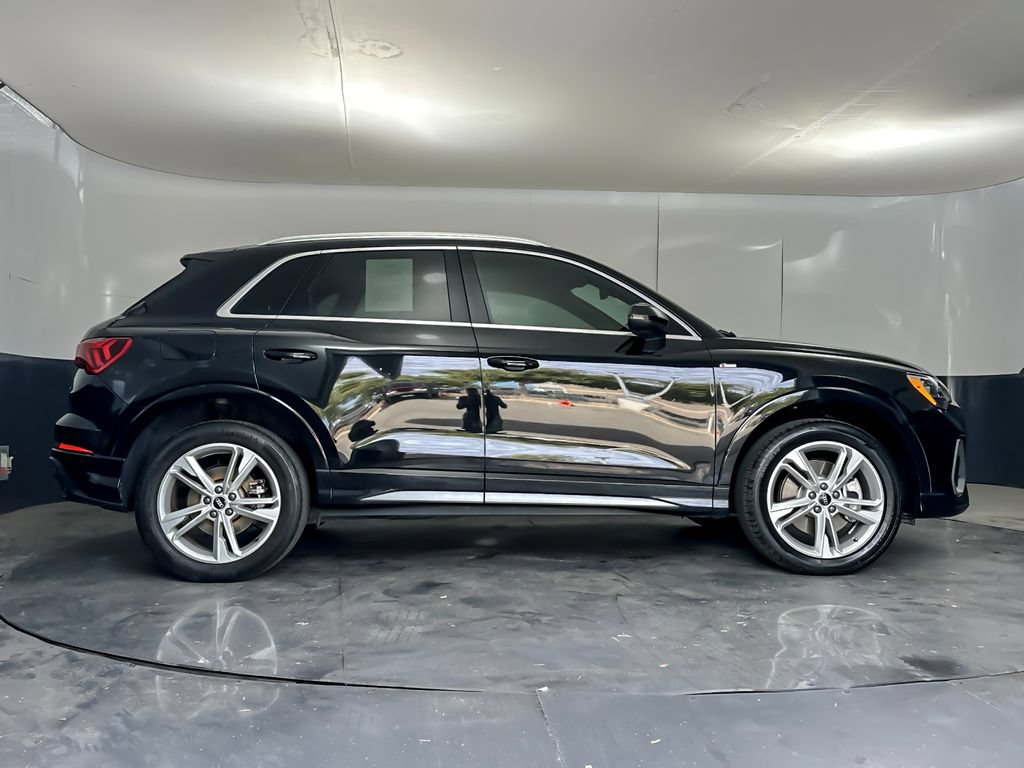 Used 2021 Audi Q3 2.0T Premium w/ Convenience Package AWD/4WD image 2