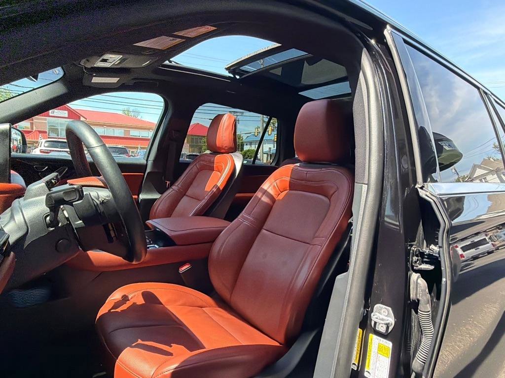 Used 2025 Lincoln Aviator Reserve AWD/4WD image 11