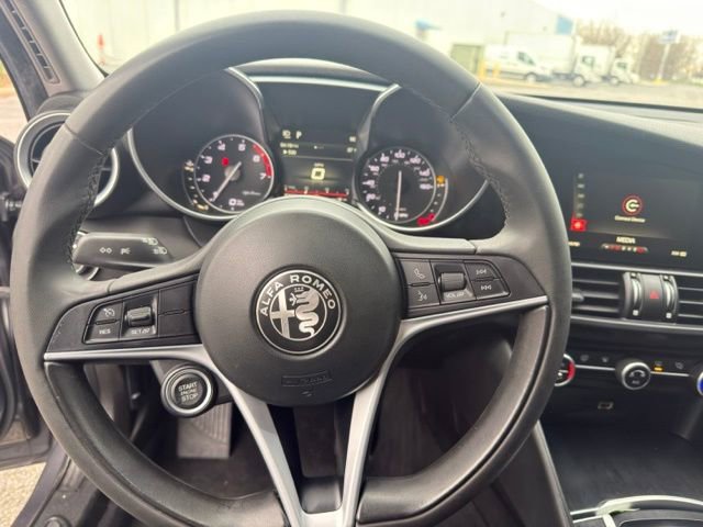 Used 2018 Alfa Romeo Giulia RWD image 15