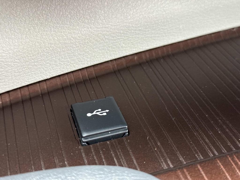 Used 2023 Toyota Sienna XLE image 31