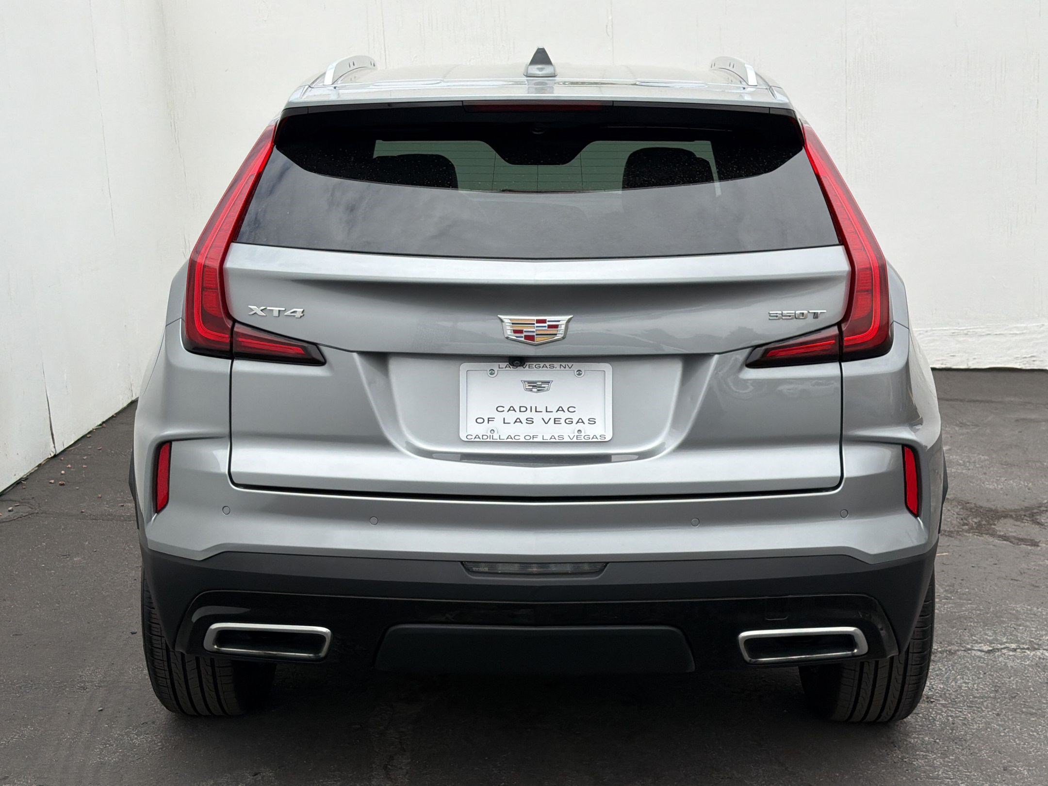 Used 2024 Cadillac XT4 Premium Luxury FWD image 9