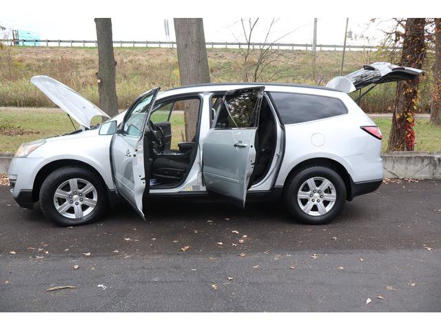 Used 2016 Chevrolet Traverse LT image 17