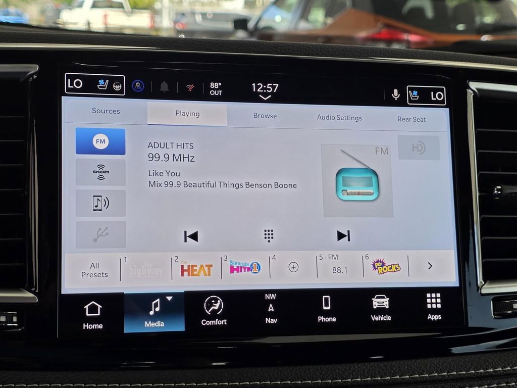 New 2026 Chrysler Pacifica Limited w/ Uconnect Theater Family Group image 32