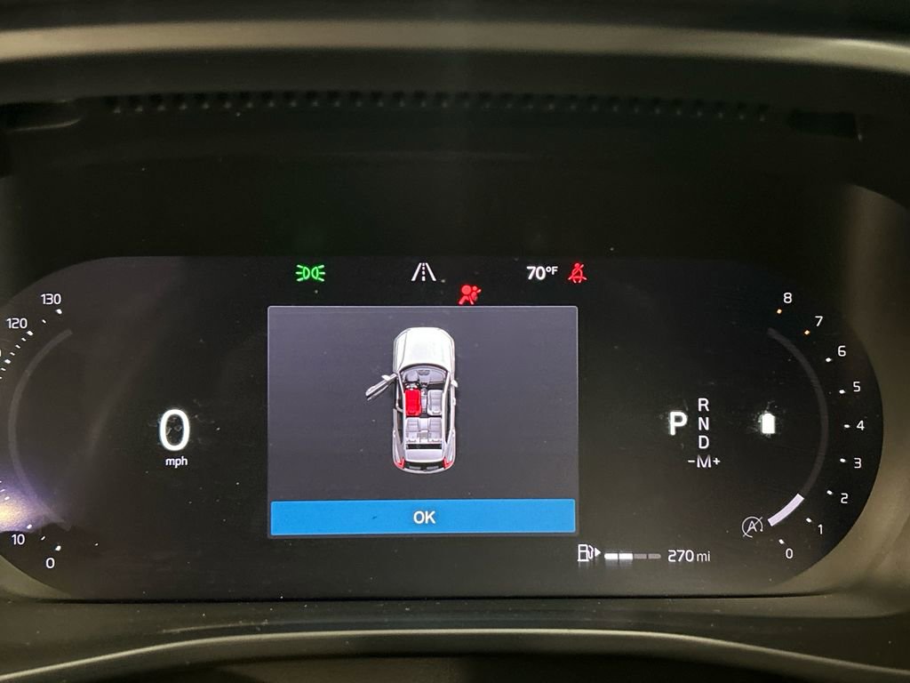 Certified 2023 Volvo XC40 B5 Plus image 15