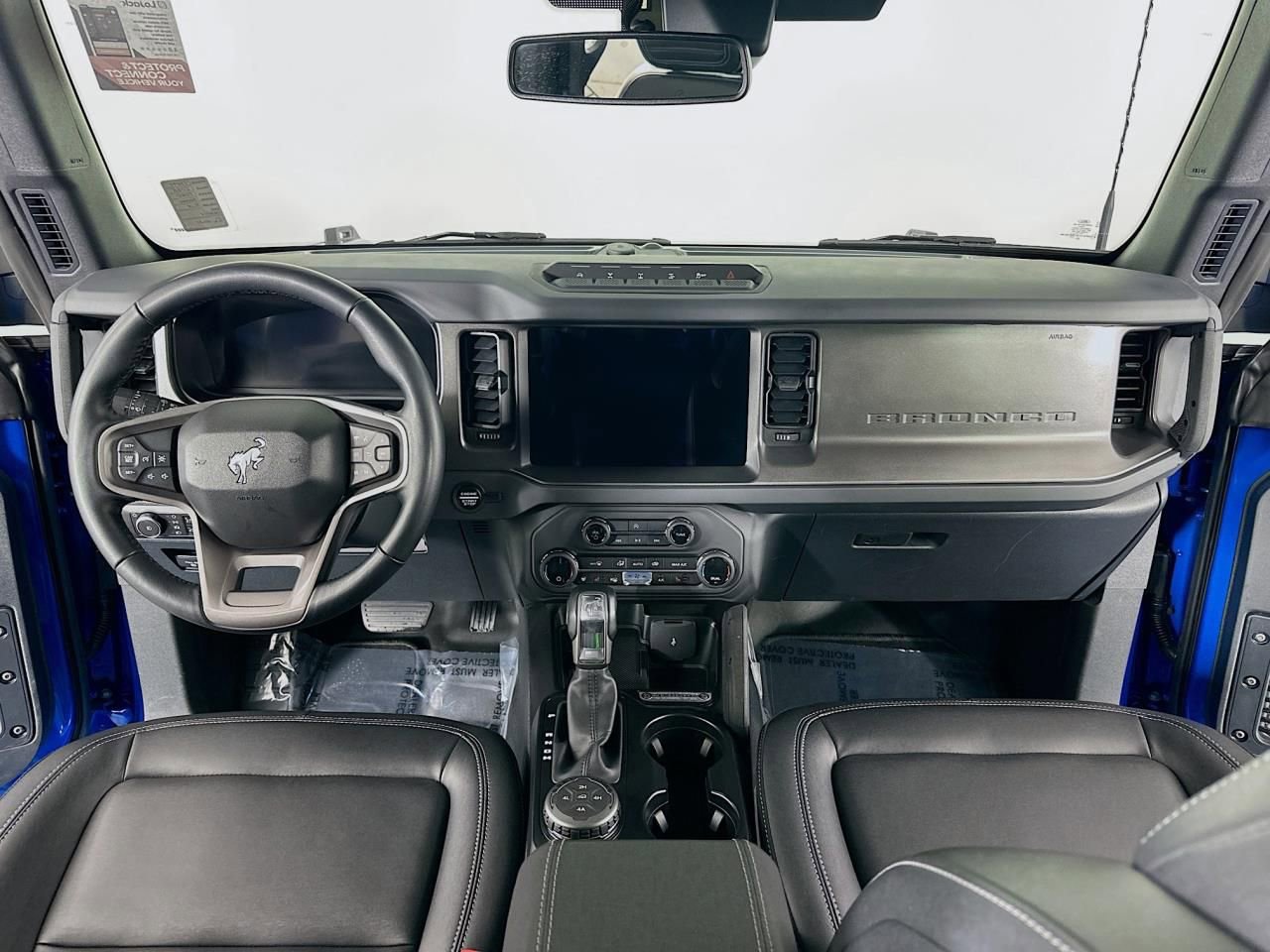 Used 2025 Ford Bronco Badlands image 11