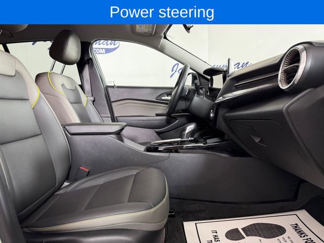 Used 2025 Chevrolet Trax ACTIV FWD image 17