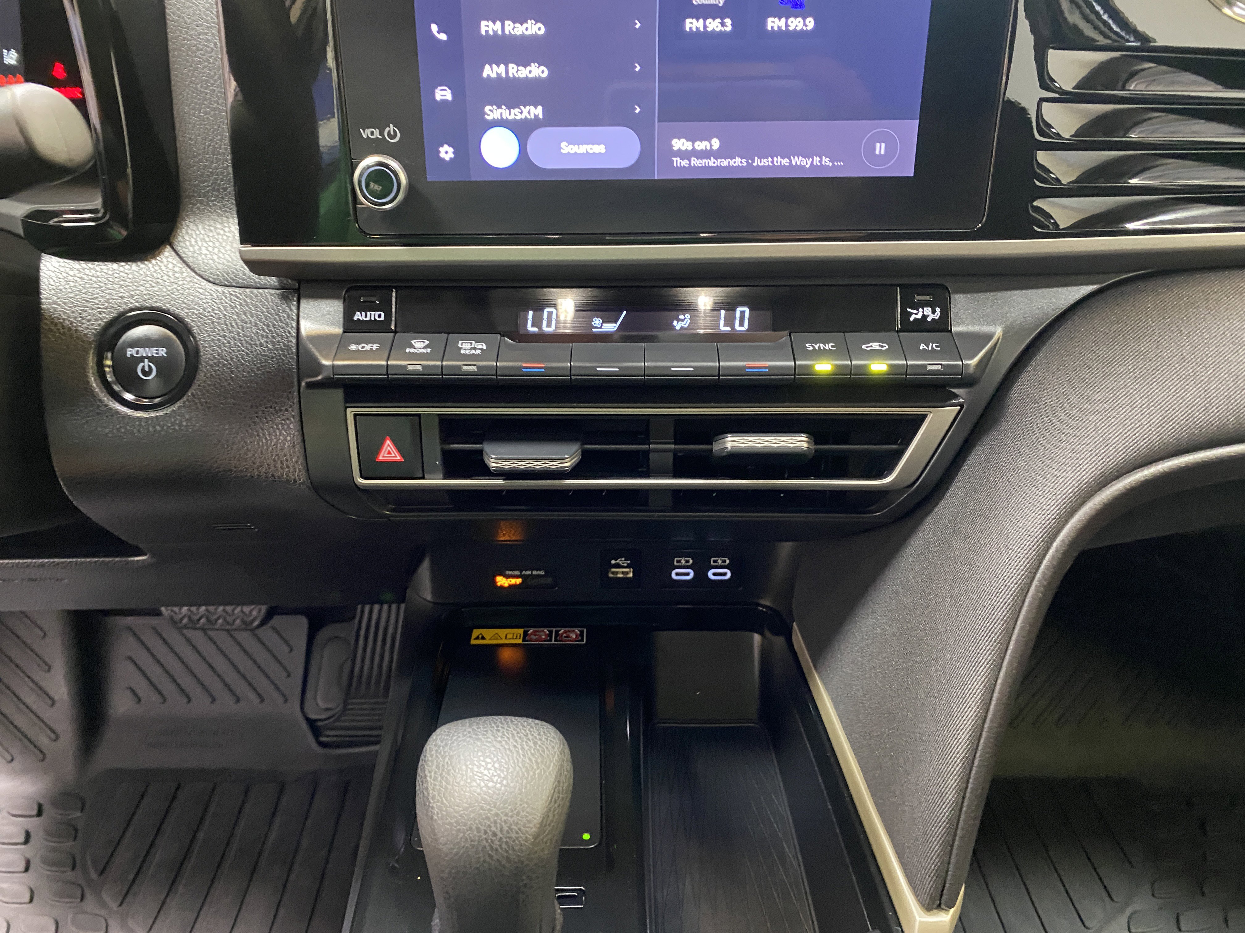 Used 2025 Toyota Camry LE image 39