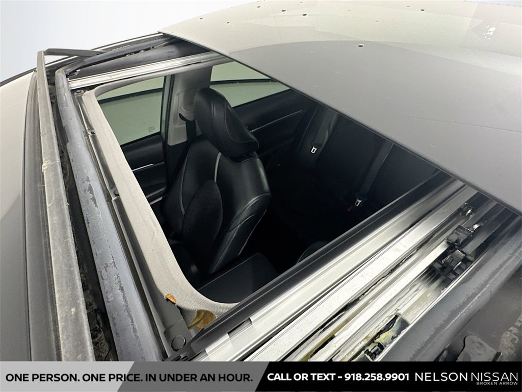 Used 2022 Toyota Camry XSE image 22