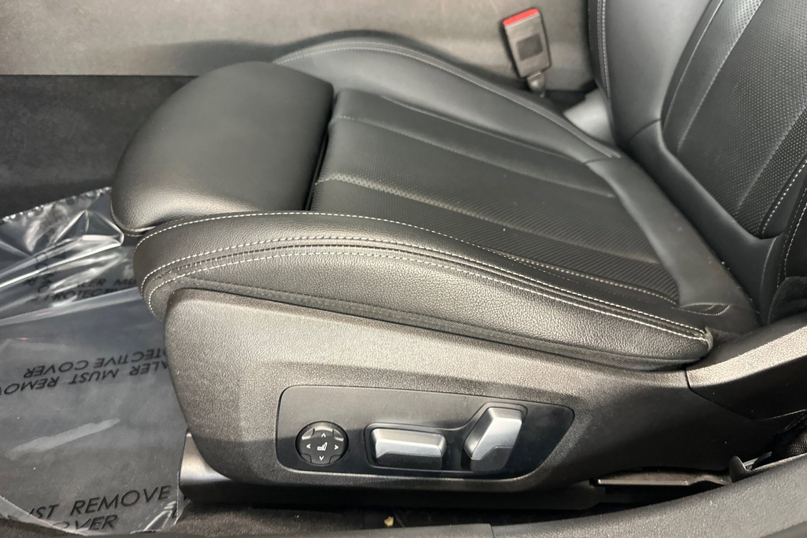 Used 2022 BMW 330i Sedan w/ Driving Assistance Package image 14