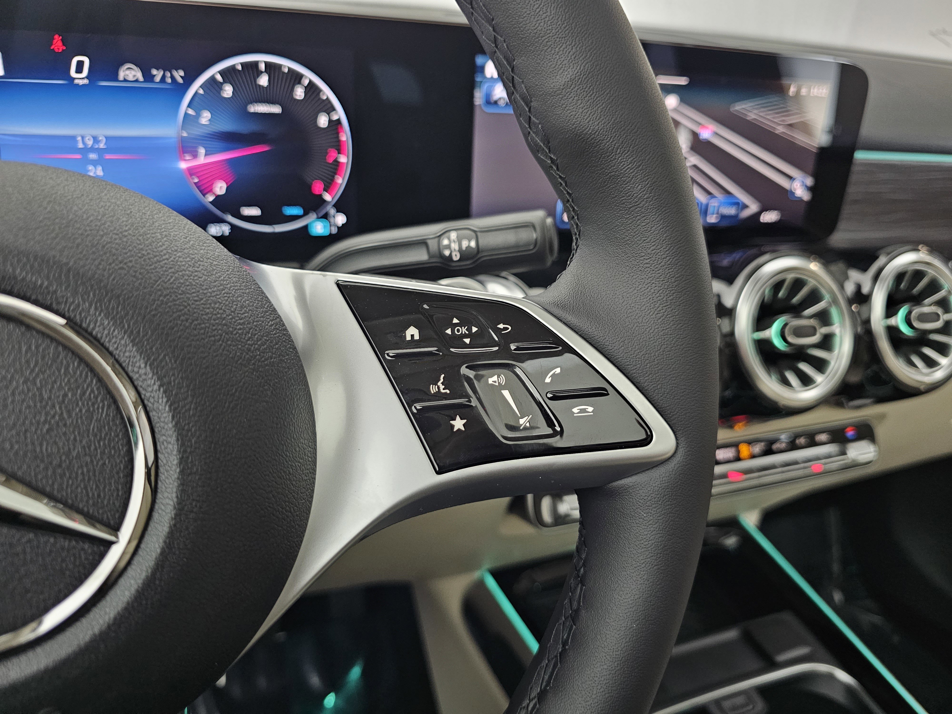 New 2026 Mercedes-Benz GLB 250 4MATIC image 38