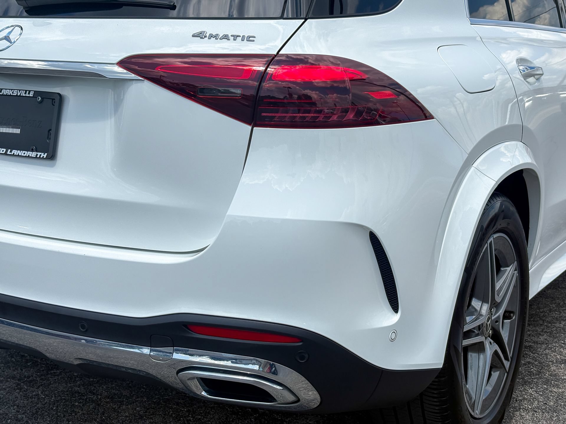 Used 2024 Mercedes-Benz GLE 350 4MATIC image 17