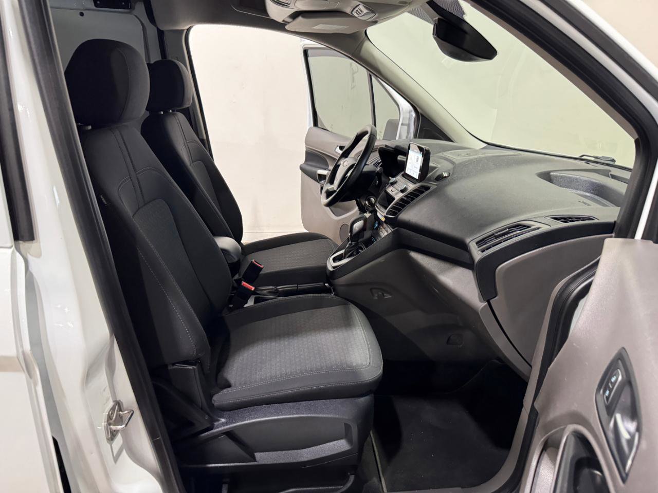 Used 2020 Ford Transit Connect XLT image 12