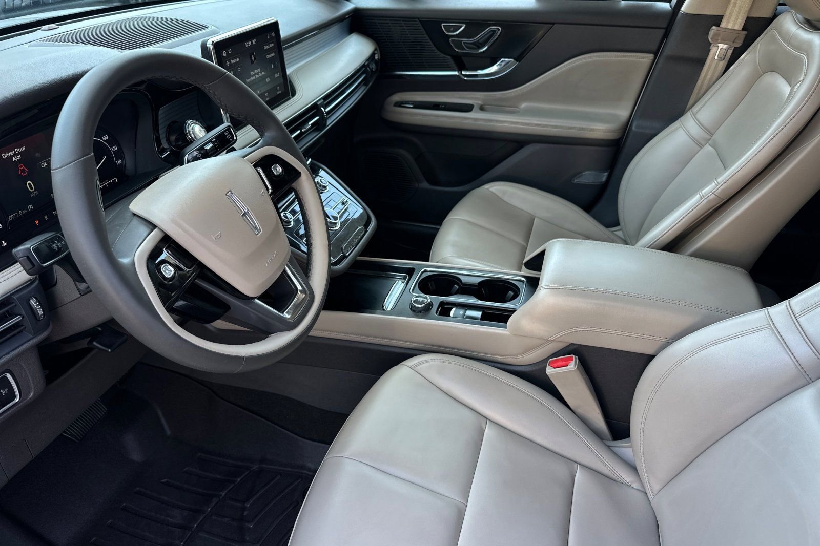 Used 2022 Lincoln Corsair FWD image 9