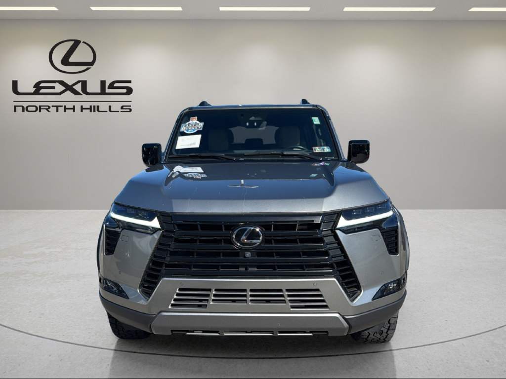 Used 2024 Lexus GX 550 AWD/4WD image 2