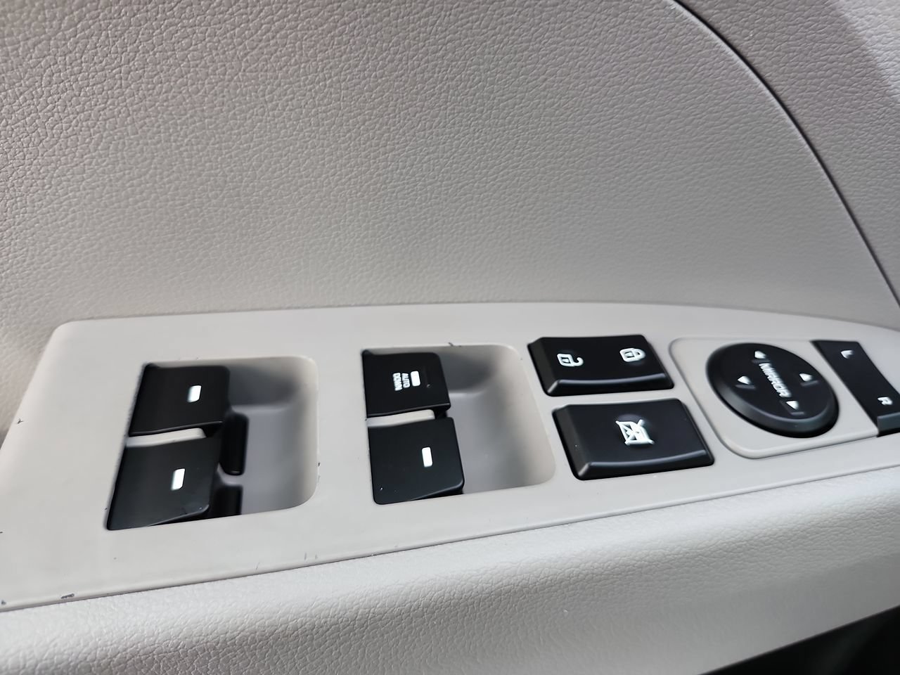 Used 2019 Hyundai Elantra SE FWD image 17