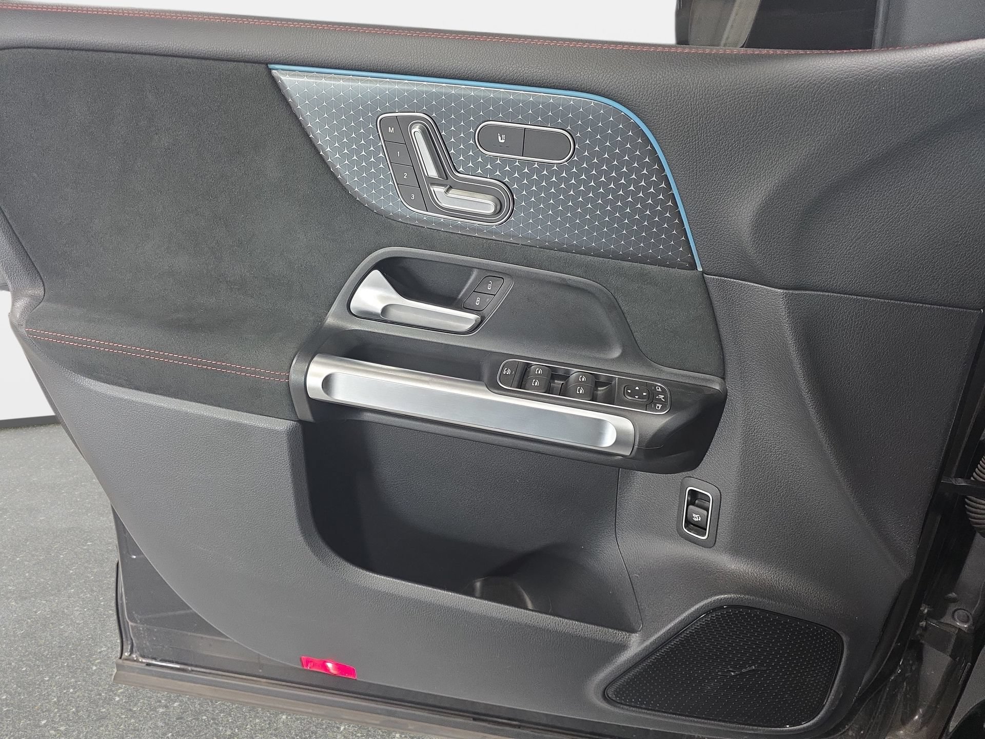 Certified 2024 Mercedes-Benz EQB 250+ image 26