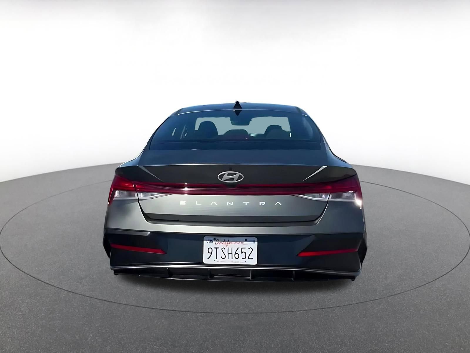 Used 2025 Hyundai Elantra SEL image 12