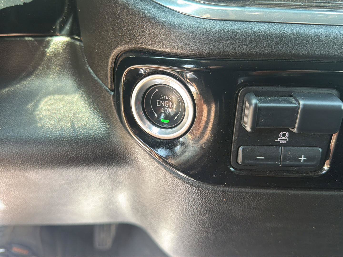 Used 2024 Chevrolet Silverado 2500 LT AWD/4WD image 28
